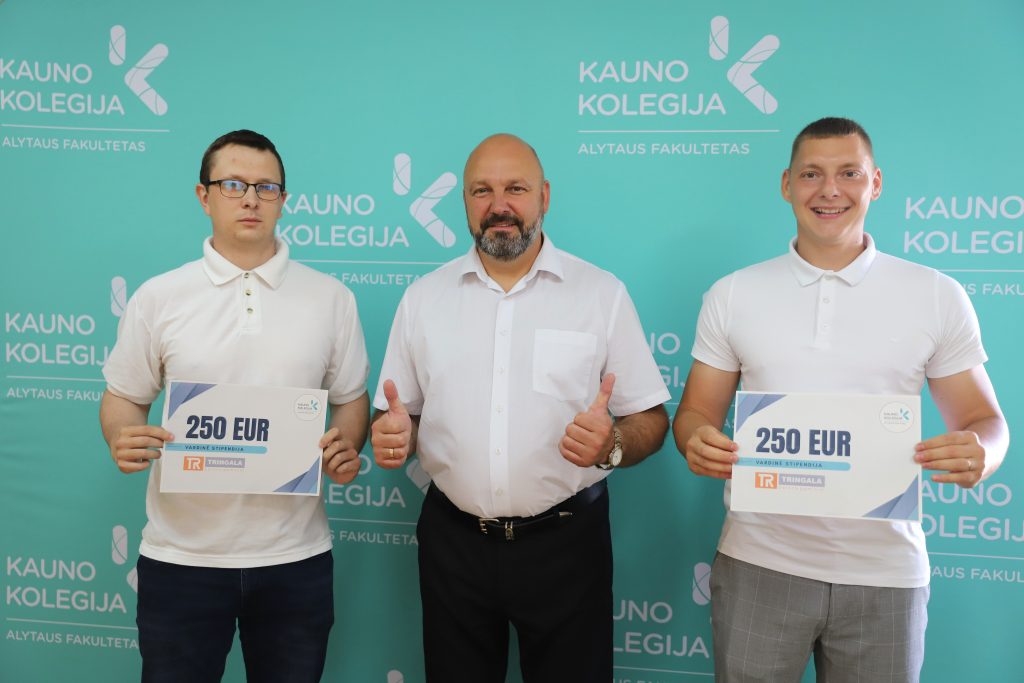 MB „Tringala“ vardinėmis stipendijomis įvertinti du Kauno kolegijos Alytaus fakulteto absolventai. 250 Eur stipendijos – tai ne tik finansinis paskatinimas, bet ir įvertinimas už atkaklų darbą, puikius akademinius rezultatus bei kokybiškai parengtus baigiamuosius darbus.