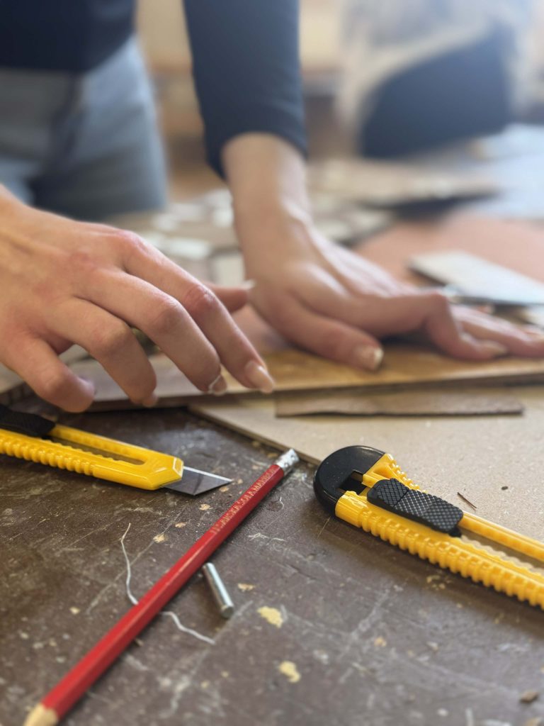 Objektų konservavimo ir restauravimo studentai Slovėnijoje