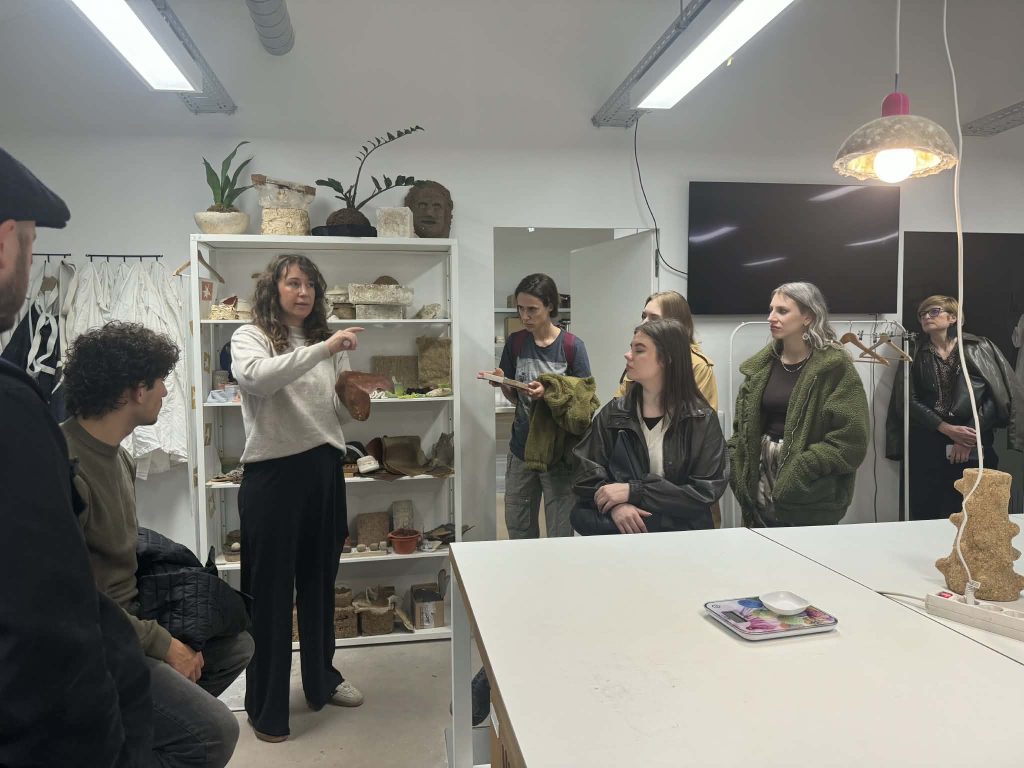 Objektų konservavimo ir restauravimo studentai Slovėnijoje