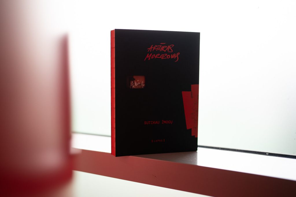 A. Morozovo knyga „Sutikau žmogų“