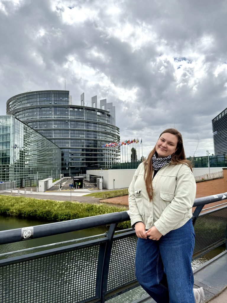 Kauno kolegijos absolventė Greta Slapšytė - Europos Parlamente Strasbūre.