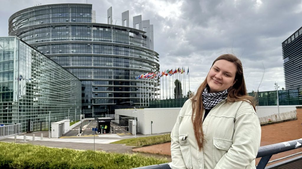 Kauno kolegijos absolventė Greta Slapšytė - Europos Parlamente Strasbūre.