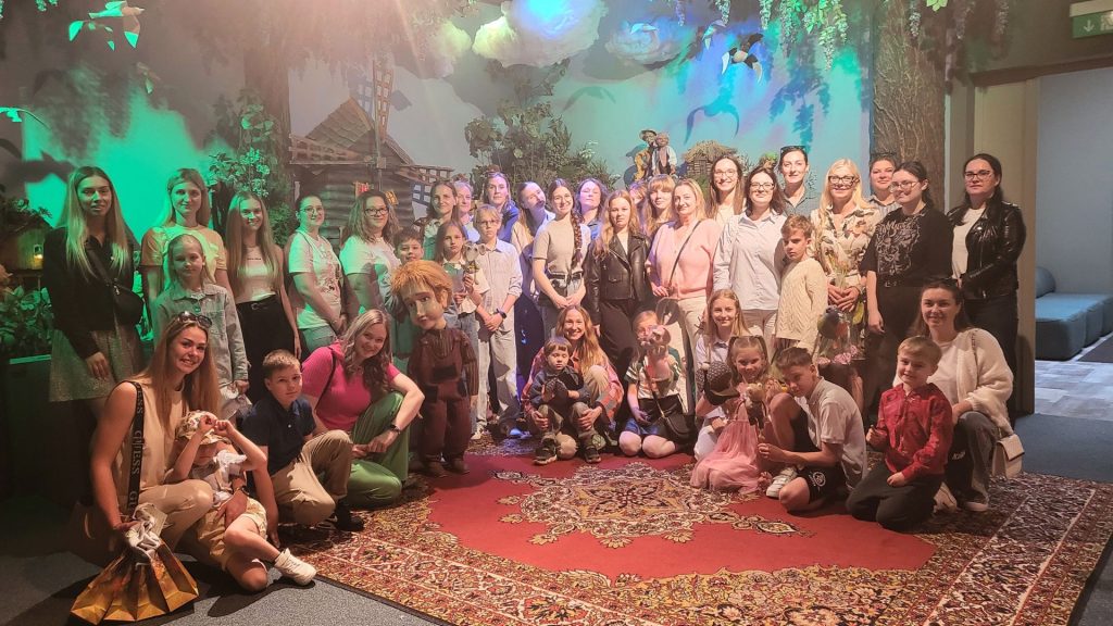 Kauno kolegijos studentai lankėsi Kauno valstybiniame lėlių teatre