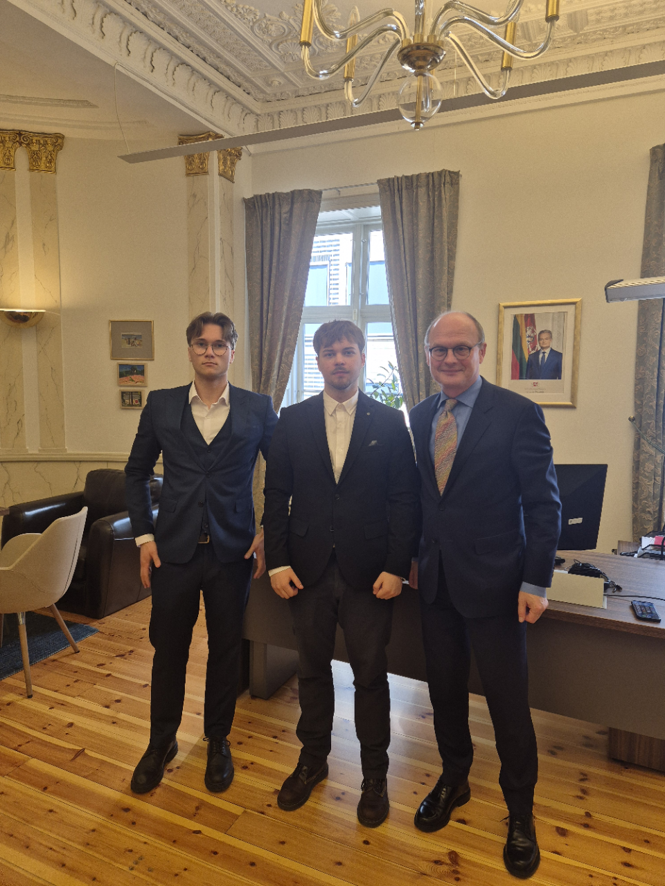 Konkurso laureatai F. Jurgelis, K. Perlys svečiuose pas Lietuvos Respublikos ambasadorių Norvegijoje